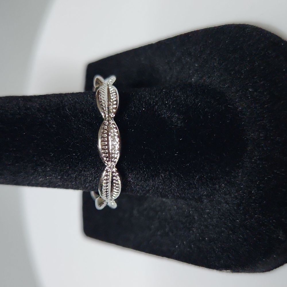 Pretty Bird Jewelry Adjustable Ring, White Gold-plated